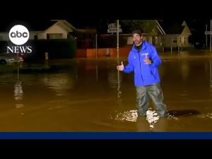 Read more about the article Thousands forced to flee after California levee breach l GMA