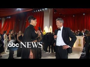 Read more about the article The Tea: Trips, falls and Hugh Grant’s lack of enthusiasm at the 95th Oscars