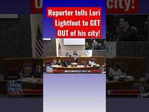 Read more about the article Reporter SHREDS Mayor Lightfoot: Shame on you! #shorts