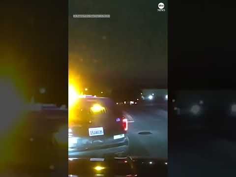 You are currently viewing Suspect flees LAPD officers on skateboard | ABC News