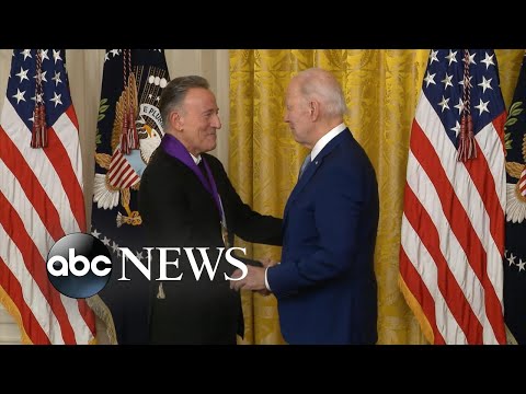 You are currently viewing President Biden teases 2024 run during White House arts ceremony