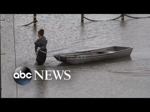 Read more about the article Flooding rains, fierce winds and more snow pound West Coast l GMA