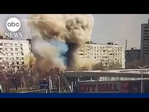 You are currently viewing Russian missile strikes residential building in Ukraine