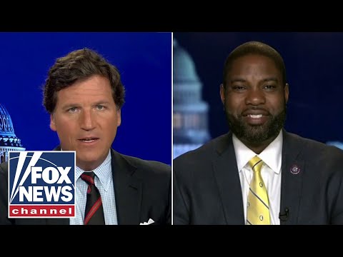 You are currently viewing Tucker laughs at Florida being labeled ‘unsafe’ for Black people
