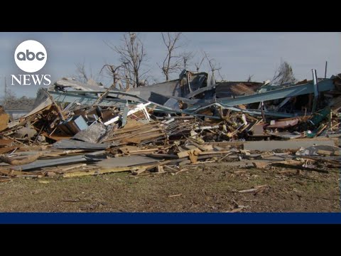 You are currently viewing Mississippi town picks up the pieces after tornado levels town