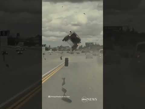 You are currently viewing Car flips after being hit by flying tire | ABC News