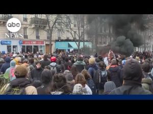 Read more about the article Protests continue, escalate after Macron pushes through pension reform in France | ABCNL