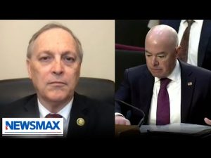 Read more about the article Rep. Biggs: How could Mayorkas not know about the wristbands?