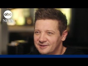 Read more about the article Jeremy Renner discusses recovering from life-threatening injuries