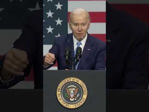 Read more about the article Joe Biden VS the Teleprompter