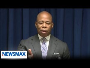 Read more about the article MASKS OFF for NYC shoppers | Mike Carter