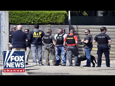 You are currently viewing Live: Louisville police give update on deadly bank shooting
