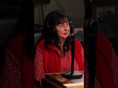 You are currently viewing Phil Robertson Says Miss Kay Cackles Like a Chicken