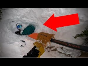 Read more about the article MUST-SEE: Hero Skier RESCUES Buried Snowboarder
