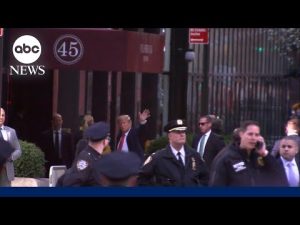 Read more about the article Trump arrives in NYC ahead of arraignment