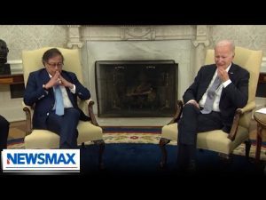 Read more about the article Biden meets with far-left socialist Colombian President