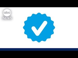 Read more about the article Twitter reverses course on verified blue checkmarks