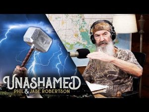 Read more about the article Phil Pulls a ‘Thor’ on a Crowd of People & Jase Totally Bombs His Last Speech | Ep 671