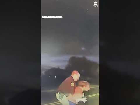 You are currently viewing Sheriff’s deputy saves choking driver with Heimlich maneuver | ABC News
