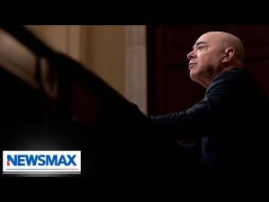 Read more about the article Title 42 set to expire, migrants prepare | The Record with Greta Van Susteren