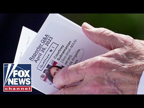 You are currently viewing ‘BUSTED’: Biden caught using cheat sheet during press conference