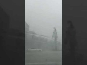 Read more about the article Tornado flips car in Florida | ABC News