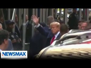 Read more about the article BREAKING: Trump enters Manhattan courthouse, waves to supporters