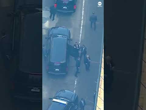 You are currently viewing Former President Trump arrives at Manhattan courthouse for arraignment.