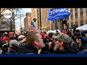 Read more about the article Protesters gather outside Manhattan courthouse for Trump arraignment