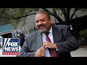 Read more about the article Manhattan DA Alvin Bragg speaks to press after Trump arraignment