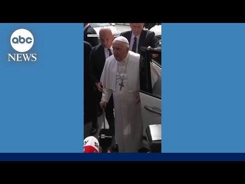 You are currently viewing Pope Francis leaves hospital after being treated for bronchitis