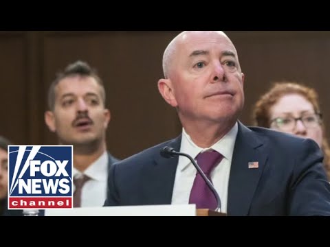You are currently viewing Mayorkas makes stunning claim about border crisis