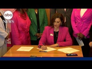 Read more about the article Michigan Gov. Whitmer signs bill repealing 1931 abortion ban