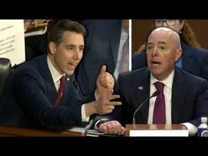 Read more about the article Hawley CLASHES With Mayorkas Over ‘Ticketmaster’ App for Illegal Immigration