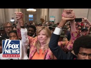 Read more about the article Chaos erupts as Democrats are voted out of Tennessee legislature