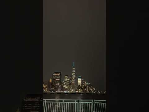 You are currently viewing WOW: Lightning Strikes World Trade Center