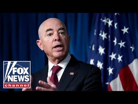 You are currently viewing Live: Secretary Mayorkas grilled by the press on Title 42’s end