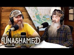 Read more about the article Phil’s Old Pal Terry Bradshaw Laughed at Poor Baby Al & How Jase Hooked Missy | Ep 681