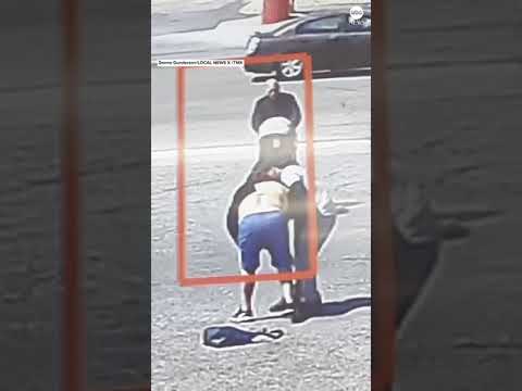 You are currently viewing Man rushes to save baby in runaway stroller | ABC News