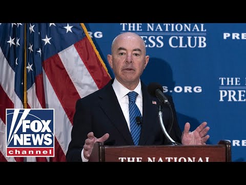 You are currently viewing LIVE: Mayorkas, U.S. Border Patrol Chief Ortiz host a media event in Brownsville, Texas