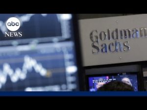 Read more about the article Goldman Sachs to pay $215 million in gender discrimination settlement l GMA