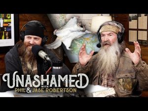 Read more about the article Phil’s Hilarious Advice for a Rodent Infestation & Jase Gets Chills from a Fan Letter | Ep 821