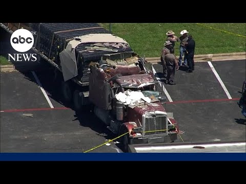 You are currently viewing 1 dead after man steals truck, rams precinct: Investigators