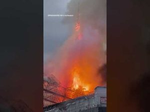 Read more about the article Historic Copenhagen stock exchange goes up in flames