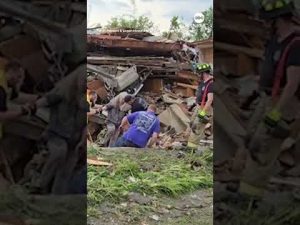 Read more about the article Woman rescued from rubble of home after destructive tornado