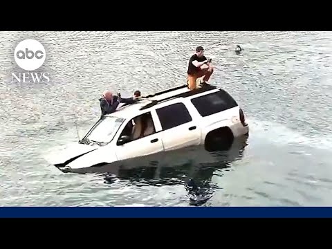You are currently viewing How to escape from a sinking car