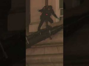 Read more about the article WATCH: NYPD enters building occupied by anti-Israel protesters