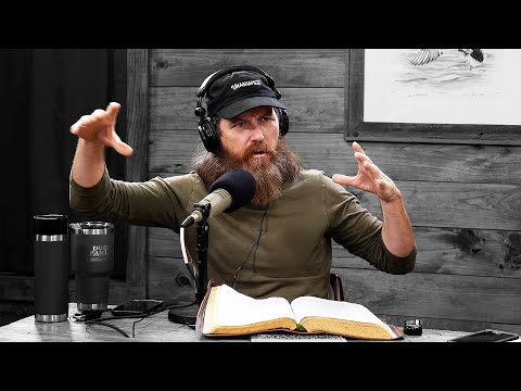 You are currently viewing Chasing a Goat Had Jase Robertson Unable to Move the Next Day — He’s Getting Older!