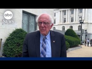 Read more about the article Zohran Mamdani meets with Democrats Bernie Sanders, AOC