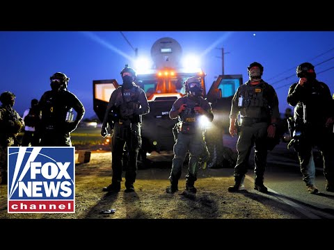 You are currently viewing Trump orders agents to fight back ‘using whatever means necessary’ after raid